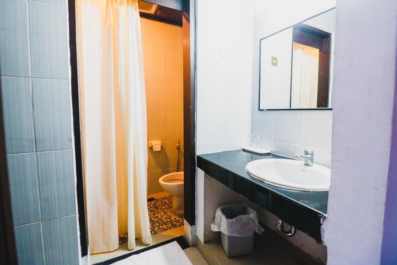 Reddoorz Plus Near Mall Ratu Indah 2 มากาซาร์ ภายนอก รูปภาพ